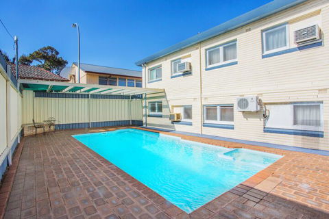 Cowra Motor Inn - Accommodation Cooktown 1