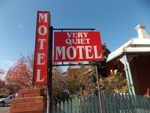 Cowra Crest Motel - Accommodation Cooktown 0