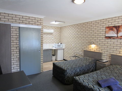 Cowra Crest Motel - Accommodation Cooktown 6