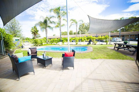 Golfers Lodge Motel - Accommodation Cooktown 5