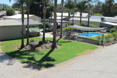Golfers Lodge Motel - Accommodation Cooktown 0