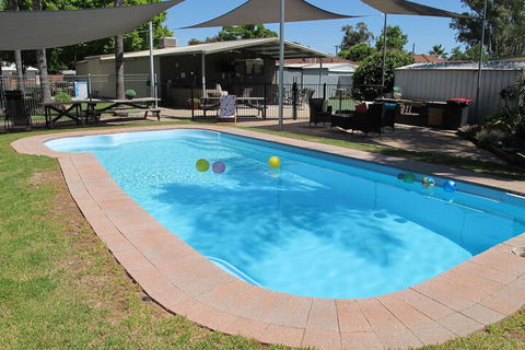 Golfers Lodge Motel - Accommodation Cooktown 4