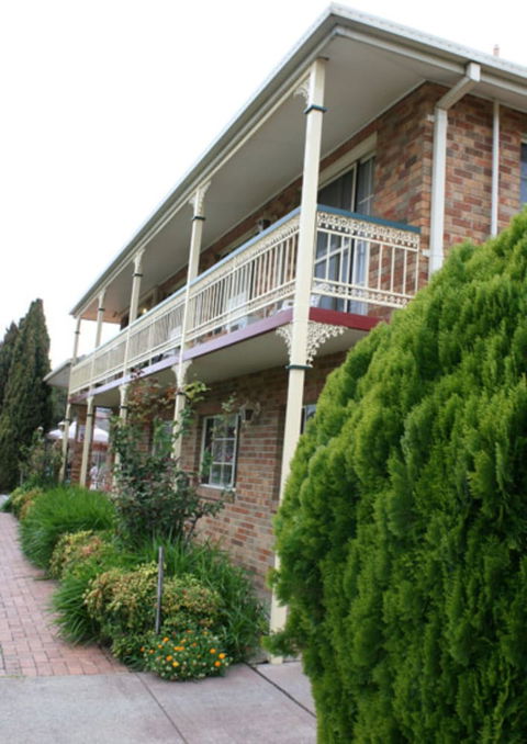 Grand Manor Motor Inn - Queanbeyan - Accommodation Cooktown 1