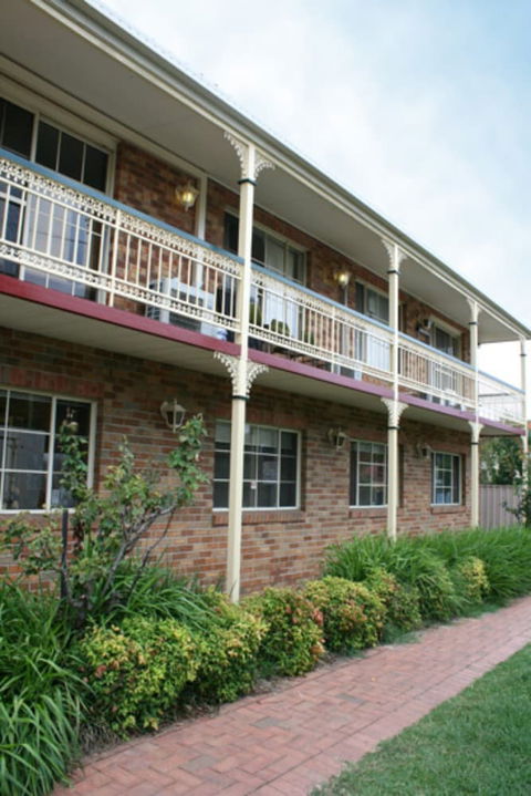 Grand Manor Motor Inn - Queanbeyan - Accommodation Cooktown 4
