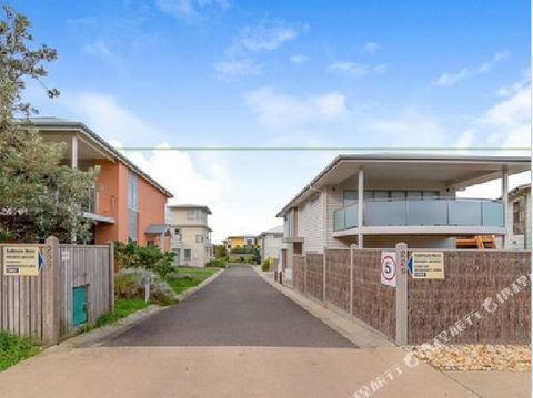 Fabulous Townhouse At The Famous Smiths Beach - Accommodation Cooktown 4