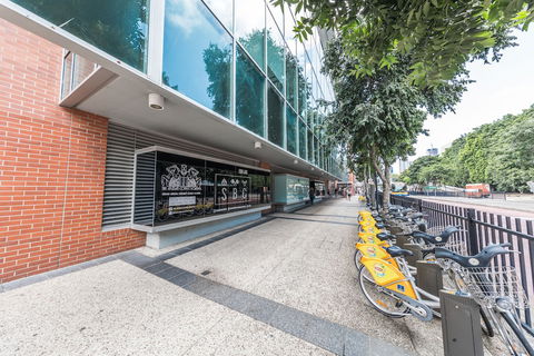 Homely Apartment In South Brisbane - Accommodation Cooktown 0