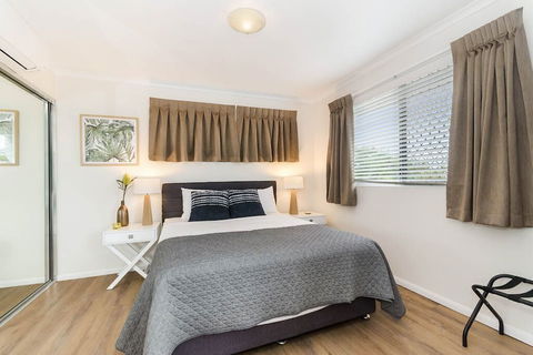 City Stadium Apartment On The Riverfront - Accommodation Cooktown 2