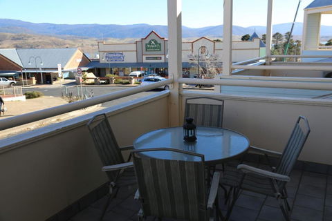 Razorback 8 - Accommodation Cooktown 5