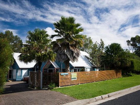 Affordable Twin Peaks 2 - Accommodation Cooktown 5