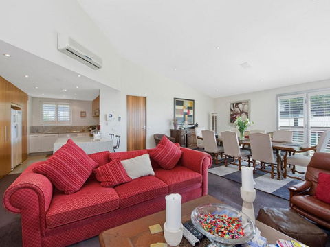 Louvres - Accommodation Cooktown 2
