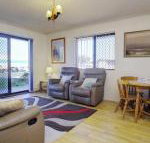 Seabreeze 6 Opposite Bowling Club - Accommodation Cooktown