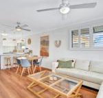 Rainbow Breezes 4 Rainbow Beach Townhouse with breath taking ocean views to Fraser Island - Accommodation Cooktown