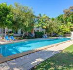 Baden 90 Rainbow Shores Resort Unit Pools Tennis Court Walk To Beach - Accommodation Cooktown