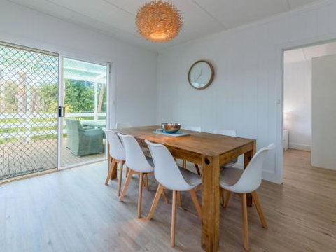 DRIFTAWAY ACROSS FROM SURF BEACH - Accommodation Cooktown 3