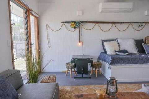 Quiet Pet Friendly Home 3 Houses To Beach Entry With Private Pool Walk To Shops - Accommodation Cooktown 2