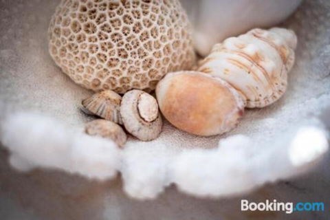 Beauty On Booker Bay - Accommodation Cooktown 2