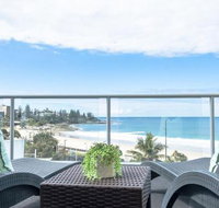 Top Floor Kings Beach Views With Private Rooftop Terrace with spa bath - Accommodation Cooktown