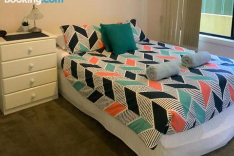 Endeavour 6 - Accommodation Cooktown 2