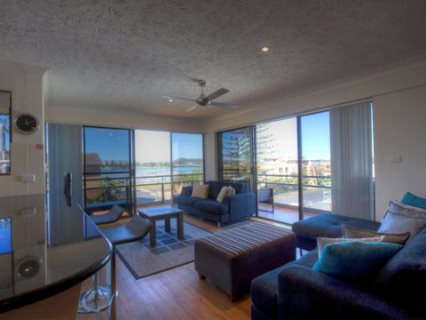 Champagne Court 10 - Accommodation Cooktown 2