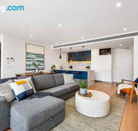 Luxe 101 at Martha Cove waterfront luxury on the marina walk to beach - Accommodation Cooktown