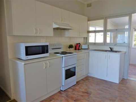 Seaside Beach House 25 Seaside Pde - Accommodation Cooktown 2