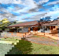 Hedge House- luxury space style location - Accommodation Cooktown