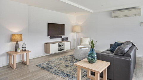 Salt 4 Getaway Luxury For 2 - Accommodation Cooktown 3