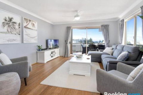 Unit 3 Emerald Shores Shipping Lane Views! - Accommodation Cooktown 3