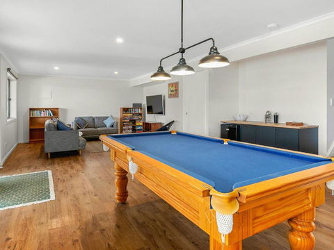 Waikiki Views - Accommodation Cooktown 4