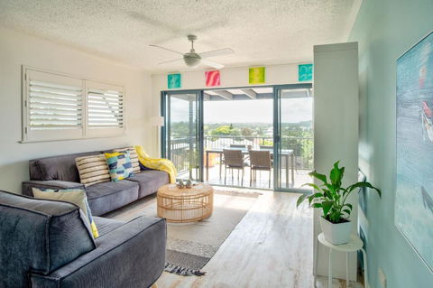 Coolum Beach 3 Level Townhouse Private Rooftop Terrace Spa Overlooking Mount Coolum - Accommodation Cooktown 6