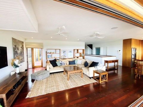 Sundecks - Accommodation Cooktown 2