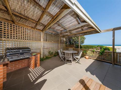 THE BEACH HOUSE Gerroa 4pm Check Out Sundays - Accommodation Cooktown 1