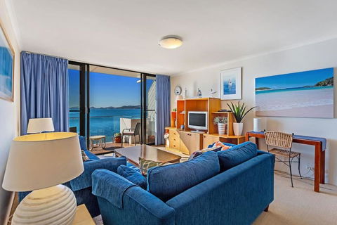 Gorgeous Harbourside With Stunning Views! - Accommodation Cooktown 2