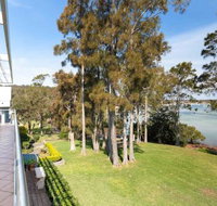 Unit 1 44 Danalene Pde fantastic waterfront property with air con - Accommodation Cooktown