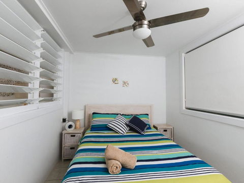 WHITE WAVES 4 ABSOLUTE BEACH FRONT STUDIO HASTINGS POINT - Accommodation Cooktown 3