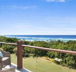 WHITE WAVES 6 OCEAN VIEWS FROM BEACHFRONT BALCONY - Accommodation Cooktown