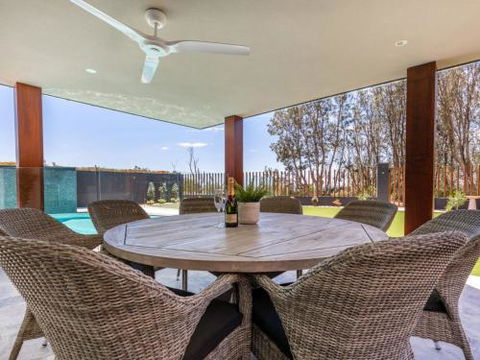 Vukeville Beachfront Luxury With Pool 4pm Check Out Sundays - Accommodation Cooktown 3