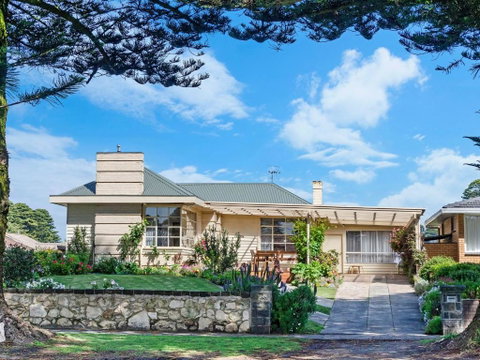 Bloom On Sackville Opt1 - Accommodation Cooktown 4