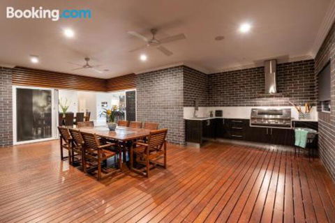 Wentworth Estate 5 Bedroom Luxury Home Sleeps 12 - Accommodation Cooktown 5
