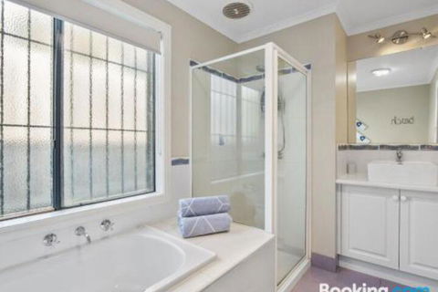 Rye Poolside Escape - Accommodation Cooktown 1