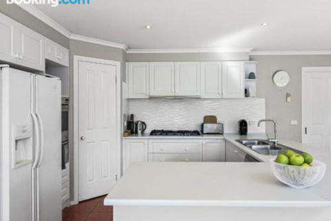 Rye Poolside Escape - Accommodation Cooktown 2