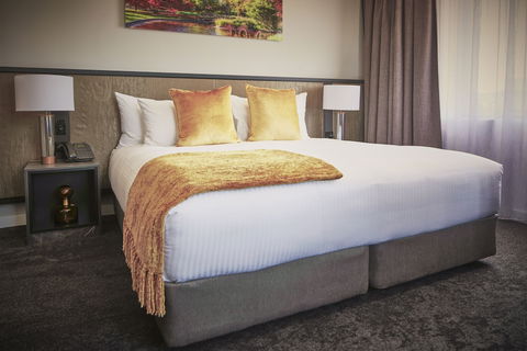 The Remington Orange - Accommodation Cooktown 2