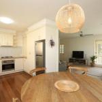 Banksia Beach House - Accommodation Cooktown 0