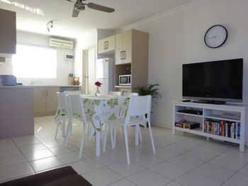 Selene Holiday Apartment AtWest Beach - Accommodation Cooktown 1