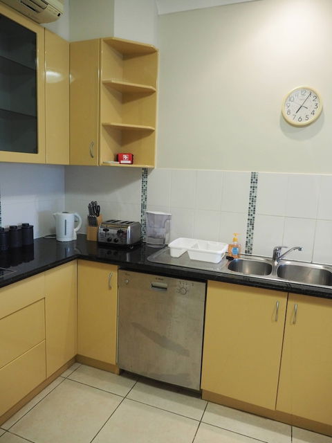 Queen Room With Airport Transfers Or Car Rental - Accommodation Cooktown 1