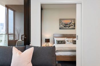 Stunning Harbour & City View Loft - Accommodation Cooktown 6