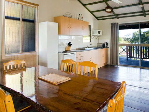 1770 Beach Accommodation Elliot Lodge - Accommodation Cooktown 3