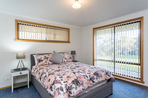 Acton Park Holiday Units - Accommodation Cooktown 4