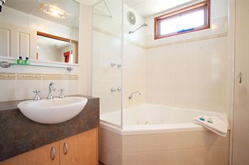 Yarraby Holiday Park - Accommodation Cooktown 1