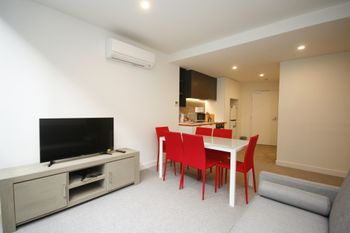 Next To Victoria Market CBD - Accommodation Cooktown 0